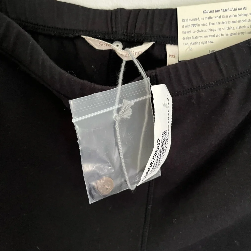 NWT Soft Surroundings Women’s Ankle Length Button Ankle Leggings Black Petite XS